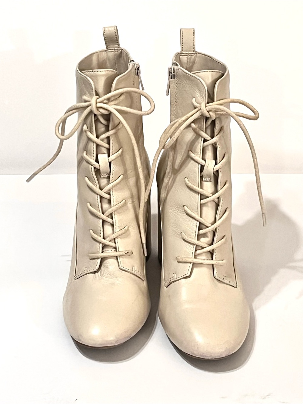 GB Gianni Bini Cream soft Leather Lace-Up Ankle Boots Side Zip Chunky Heel 8.5 - Picture 2 of 9
